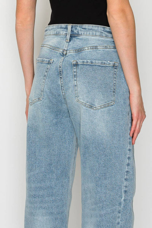 HIGH RISE RELAXED TAPERED LIGHT WASH BARREL JEANS