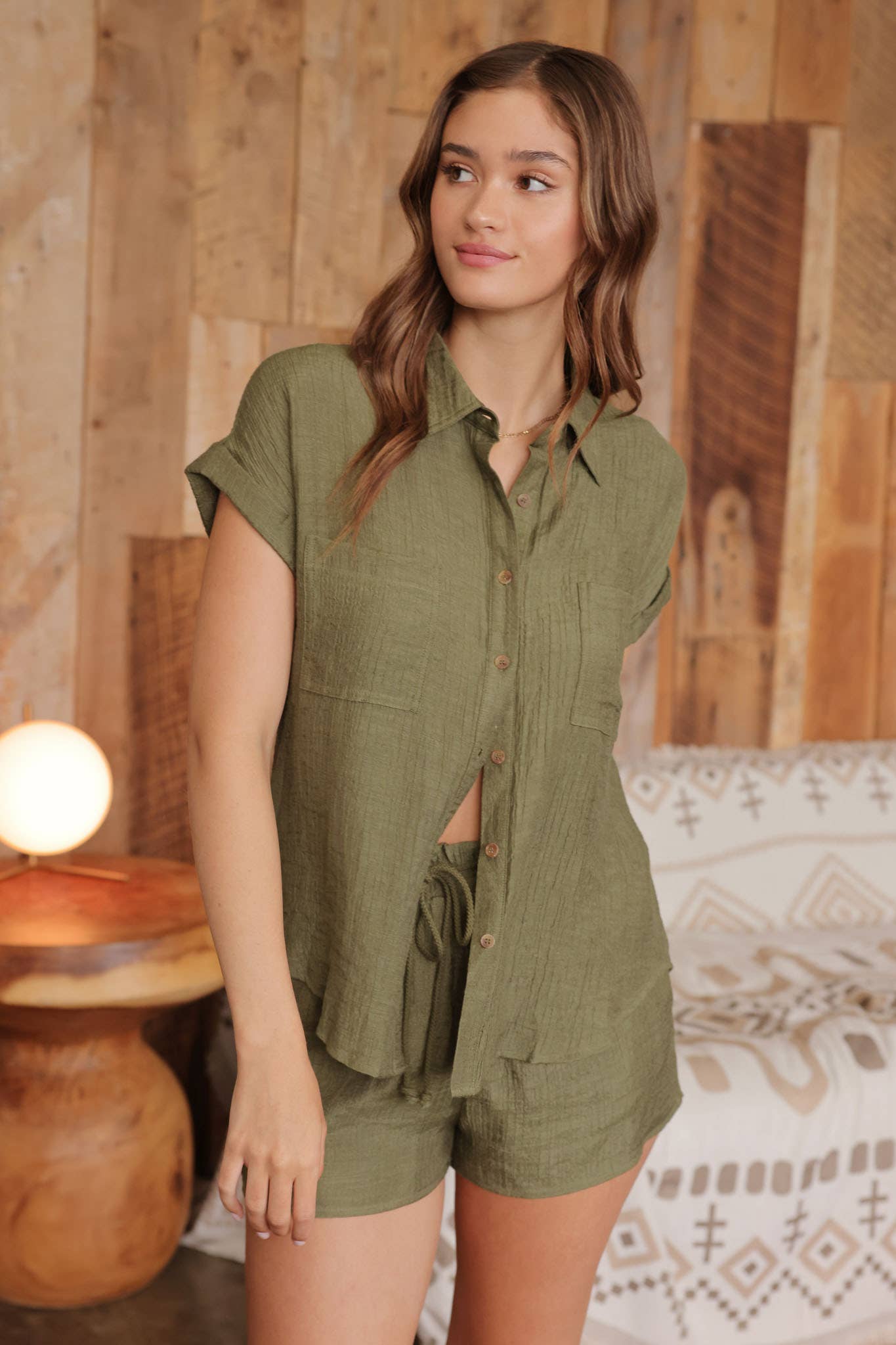CRINKLED CUFF BUTTON DOWN SHIRT