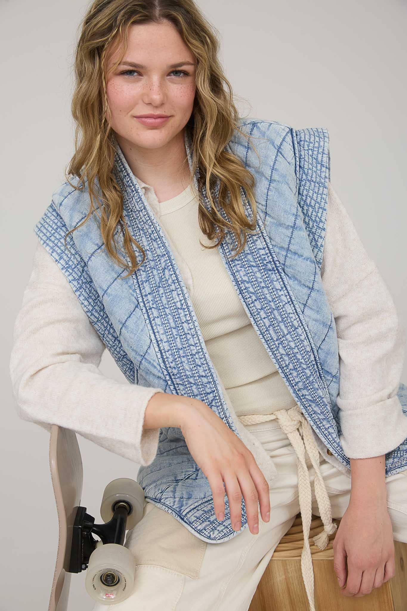 WASHED DENIM QUILTED SHAWL VEST