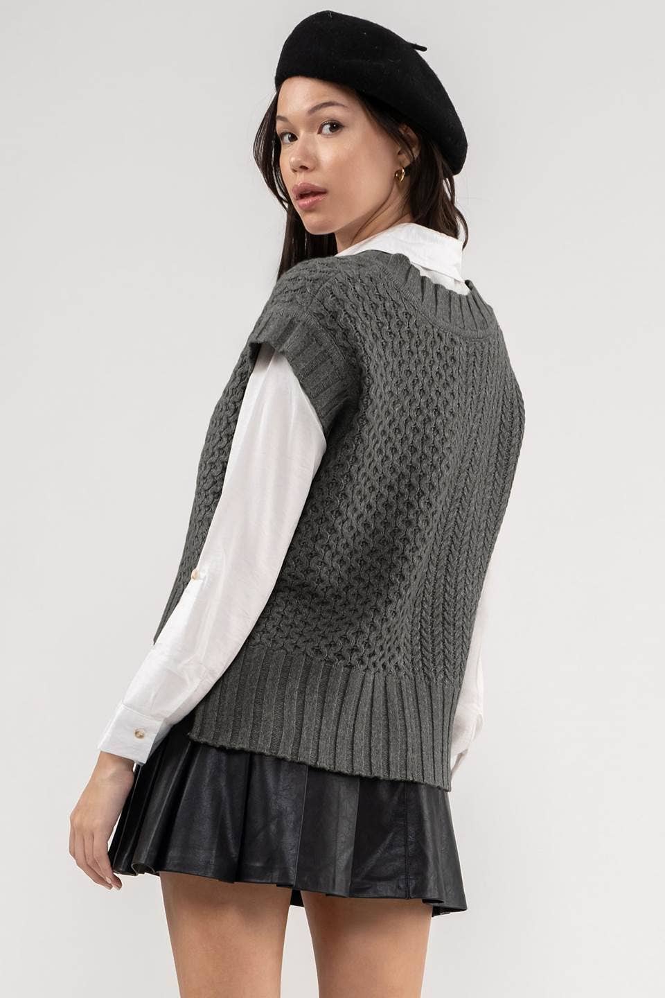 CABLE KNIT SWEATER VEST