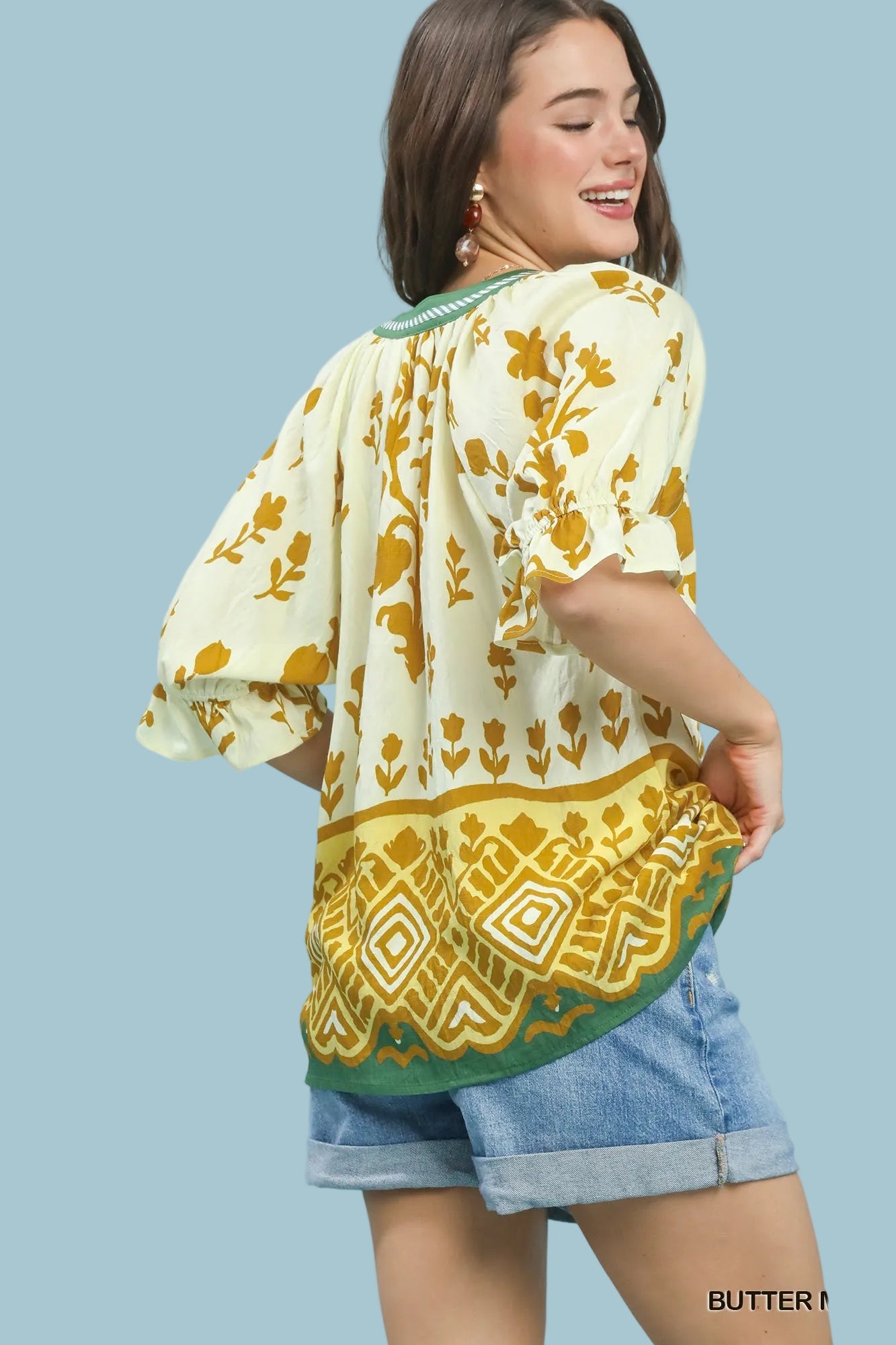 Border Print Puff Sleeve Split Neck Top