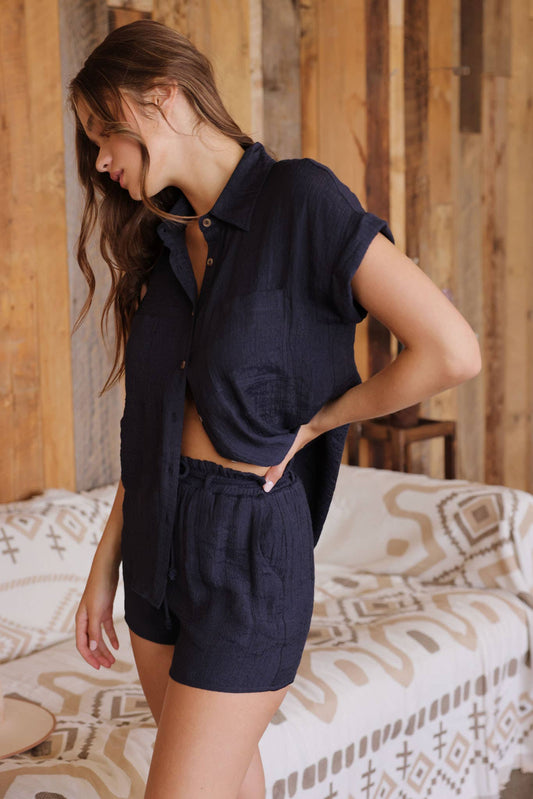 CRINKLED CUFF BUTTON DOWN SHIRT