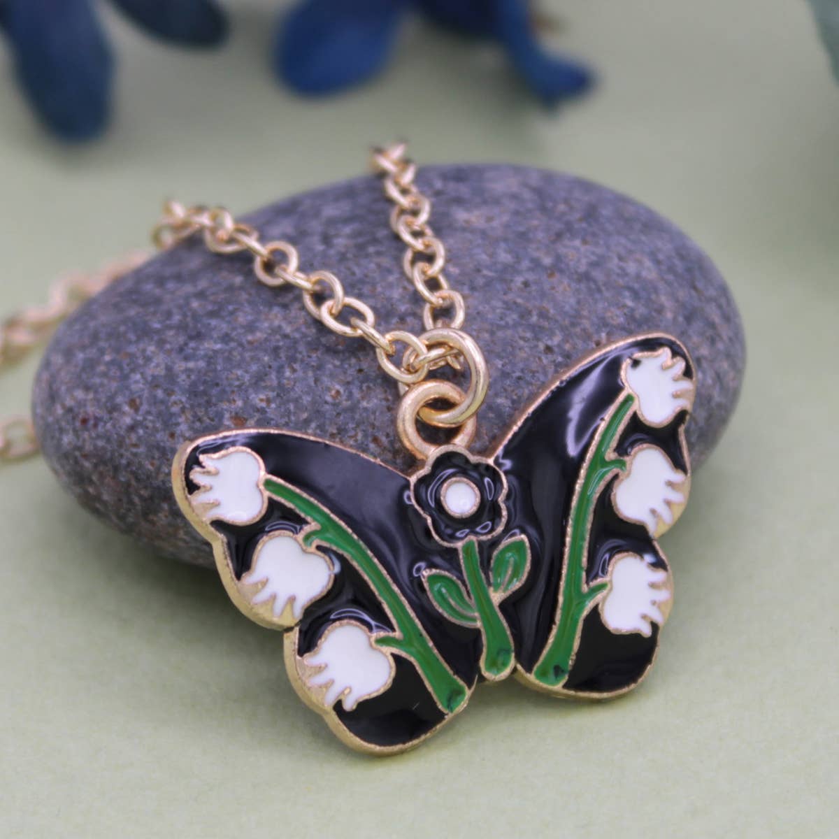 Pure Nature White Tulip Butterfly Necklace