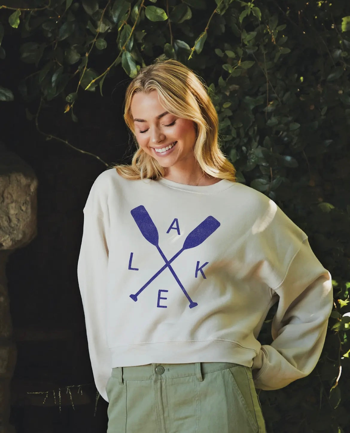 LAKE Mid Graphic Sweatshirt