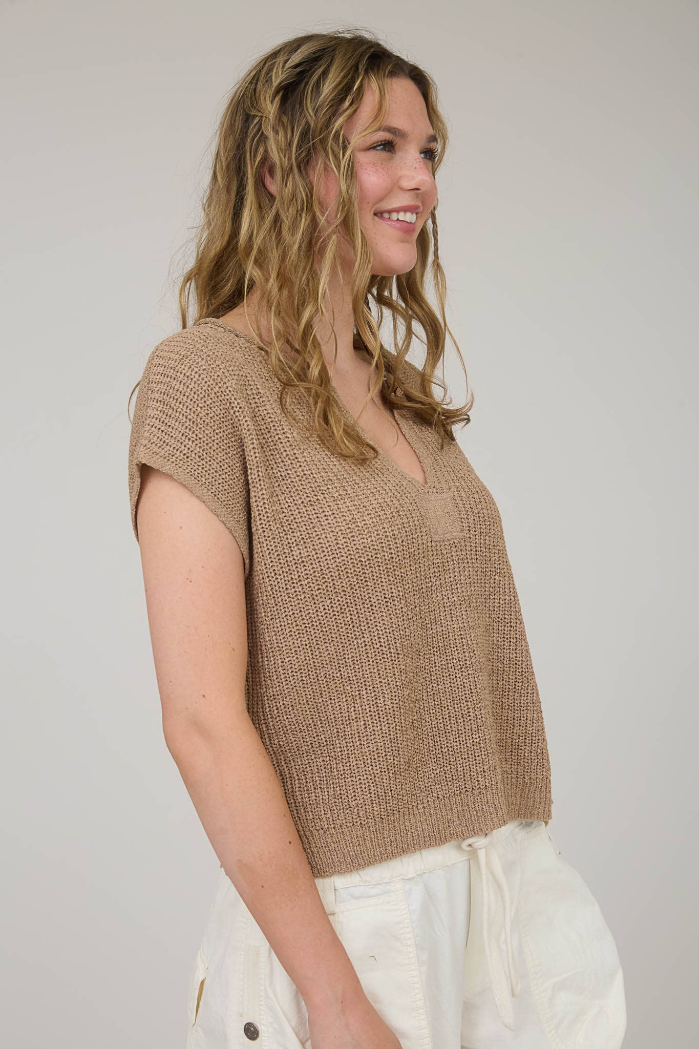 SPLIT NECK SHORT SLEEVE KNIT PULLOVER