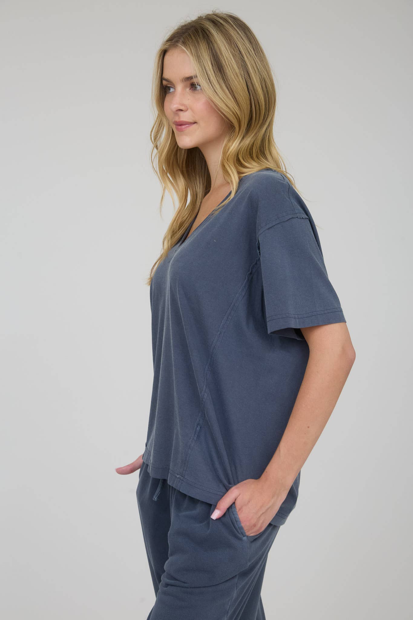 WASHED RAW EDGE V NECK SHORT SLEEVE KNIT TOP