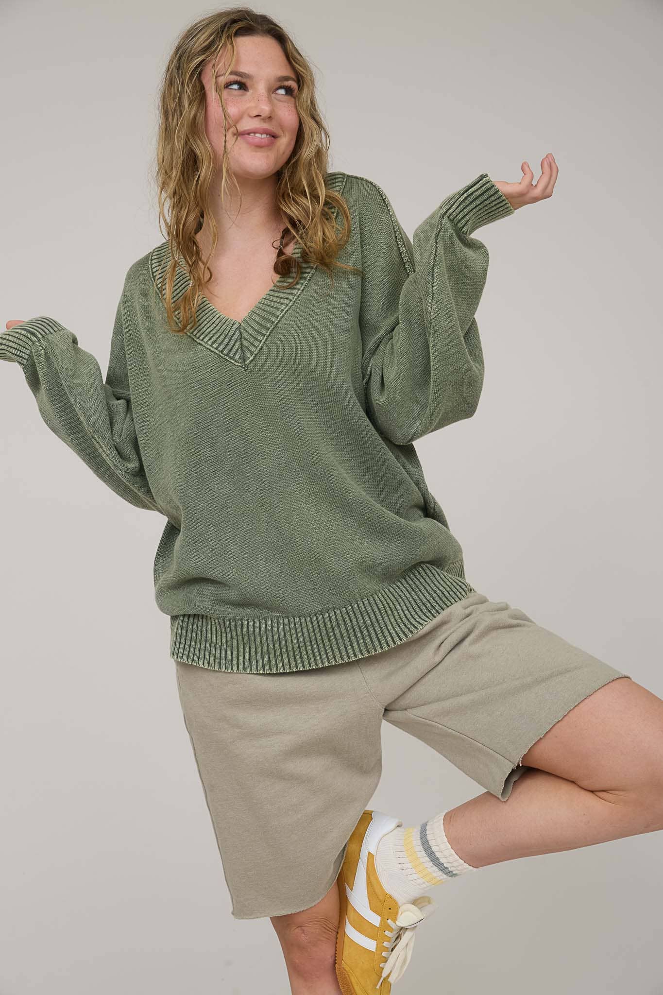 WASHED V NECK LONG SLEEVE OVERSIZED KNIT SWEATER