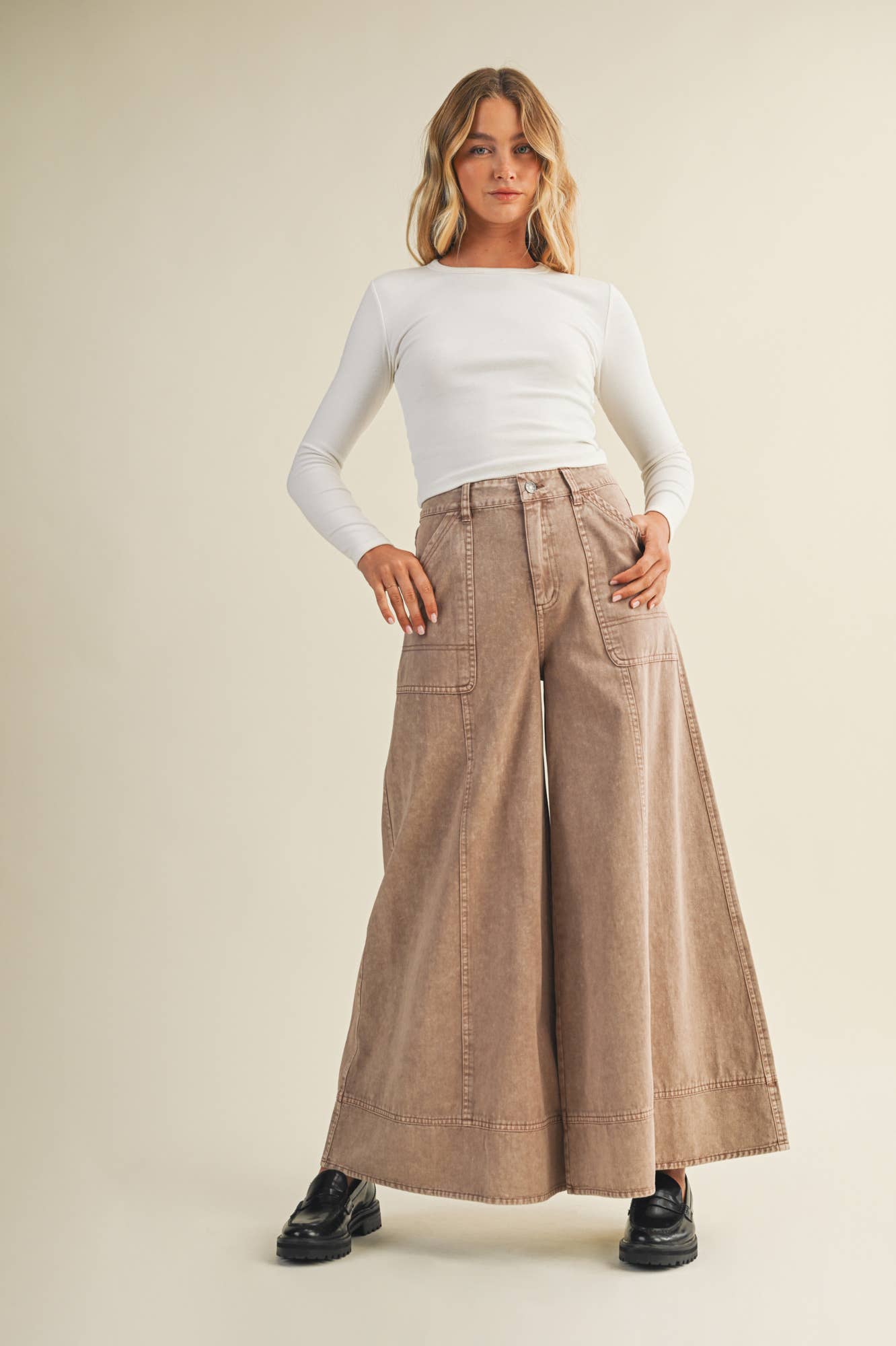 ULTRA WIDE LEG CARPENTER PANTS