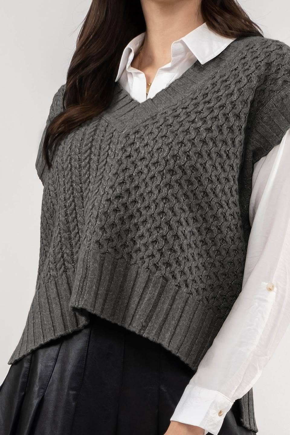 CABLE KNIT SWEATER VEST