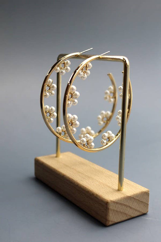 PEARL FLOWER WIRED HOOP EARRINGS