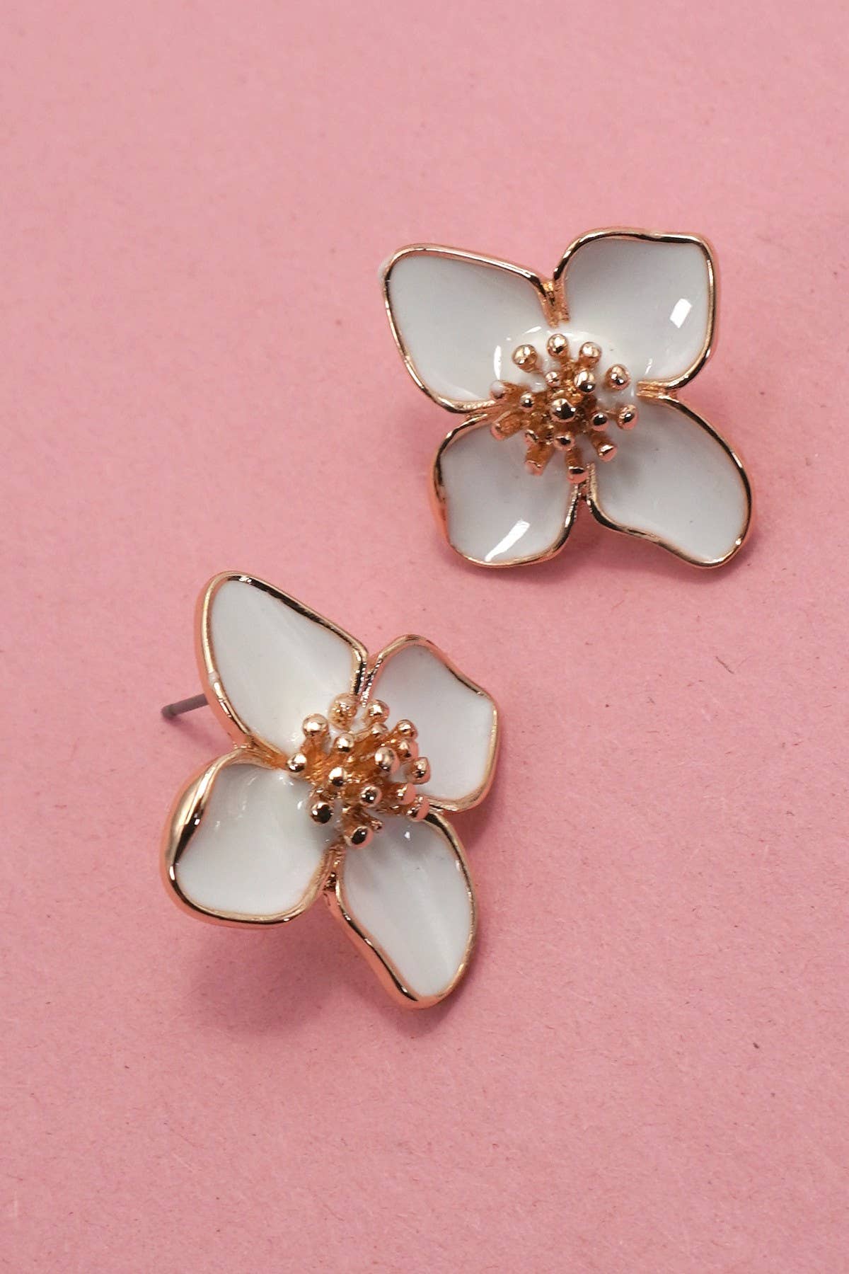 EPOXY WHITE ON GOLD FLOWER STUD EARRINGS