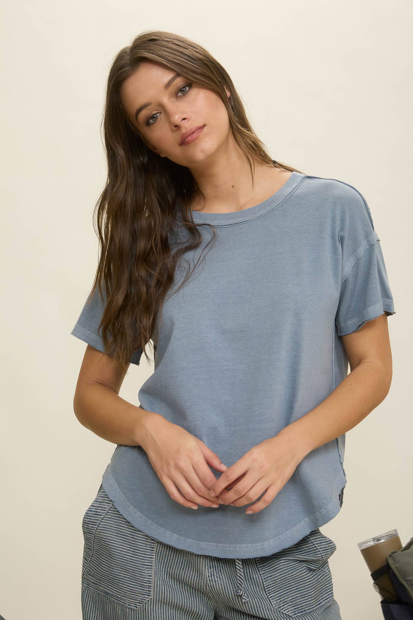 EXPOSED SEAM RAW EDGE SHORT SLEEVE TEE