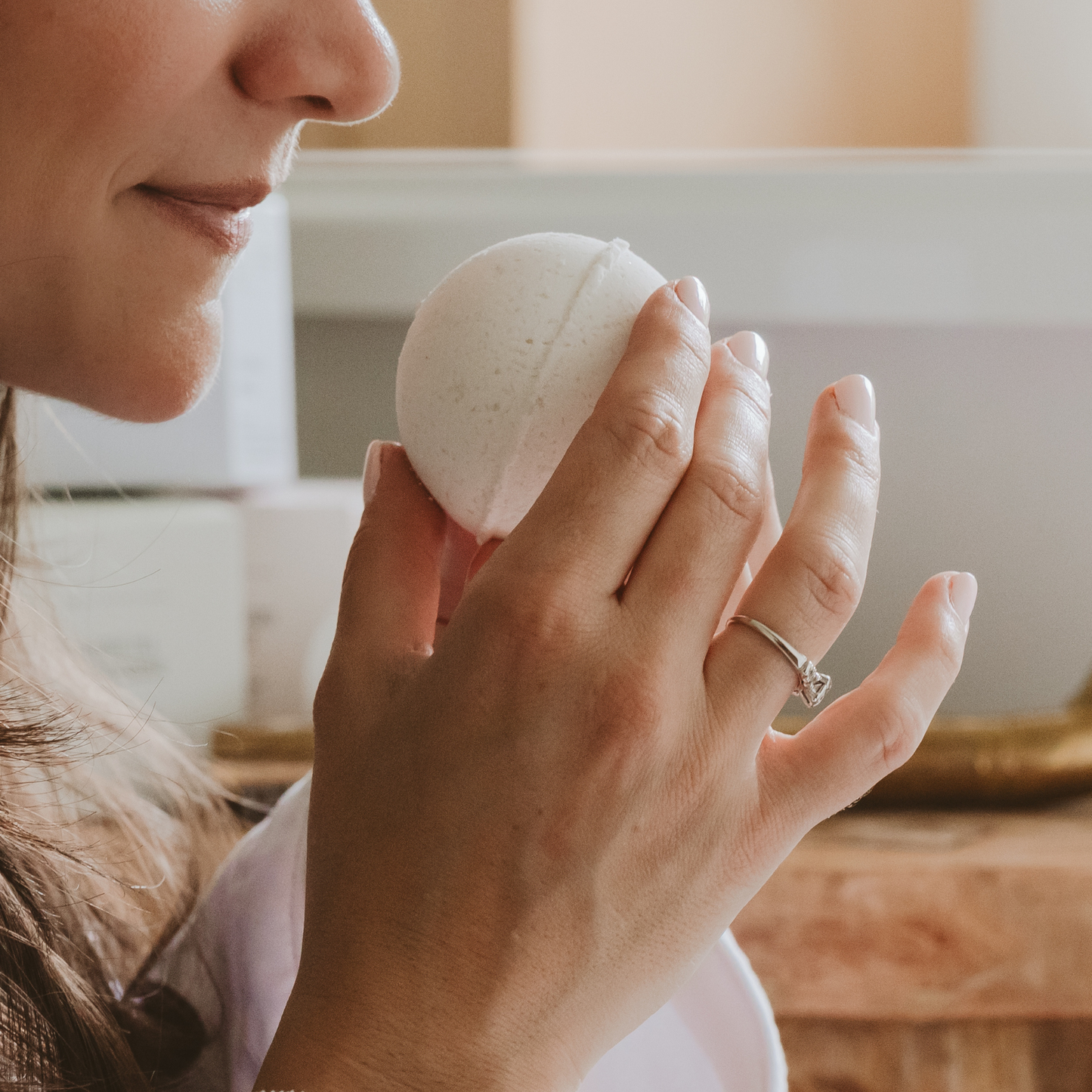 *NEW* White Tea and Jasmine 4.6 oz Bath Bomb