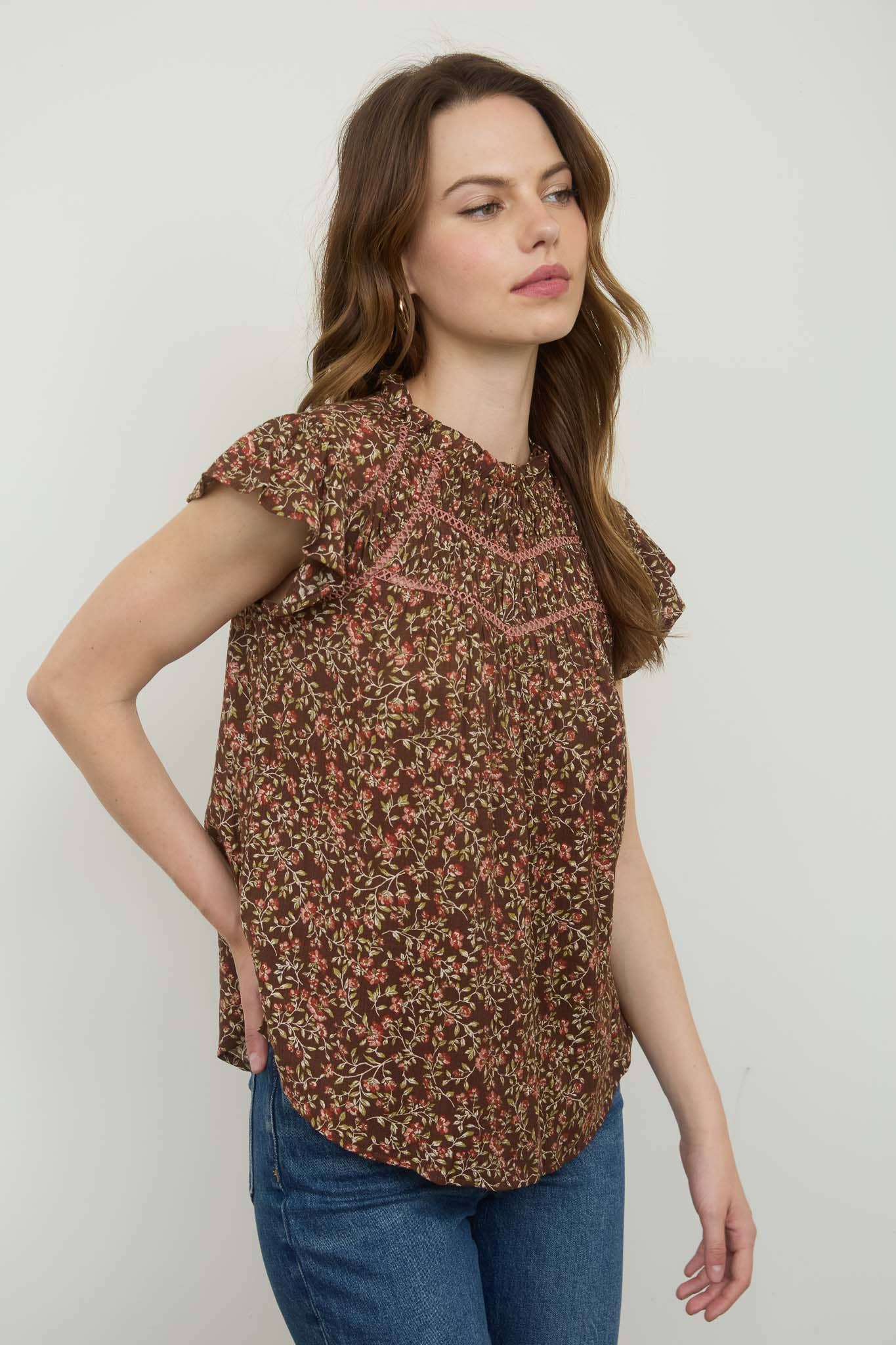 FLORAL LACE YOKE TRIM RUFFLE DETAIL SHORT SLEEVE TOP