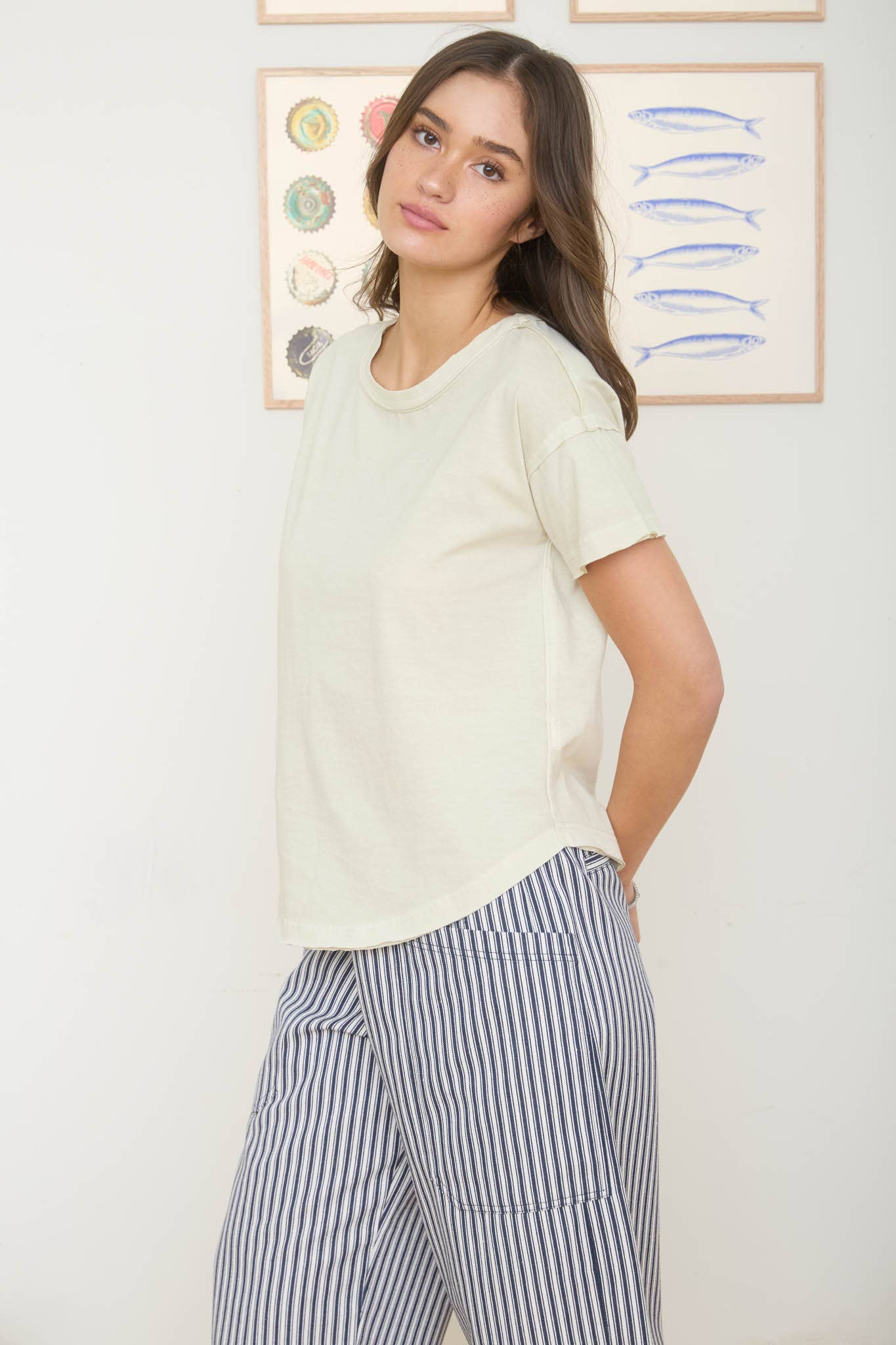 EXPOSED SEAM RAW EDGE SHORT SLEEVE TEE