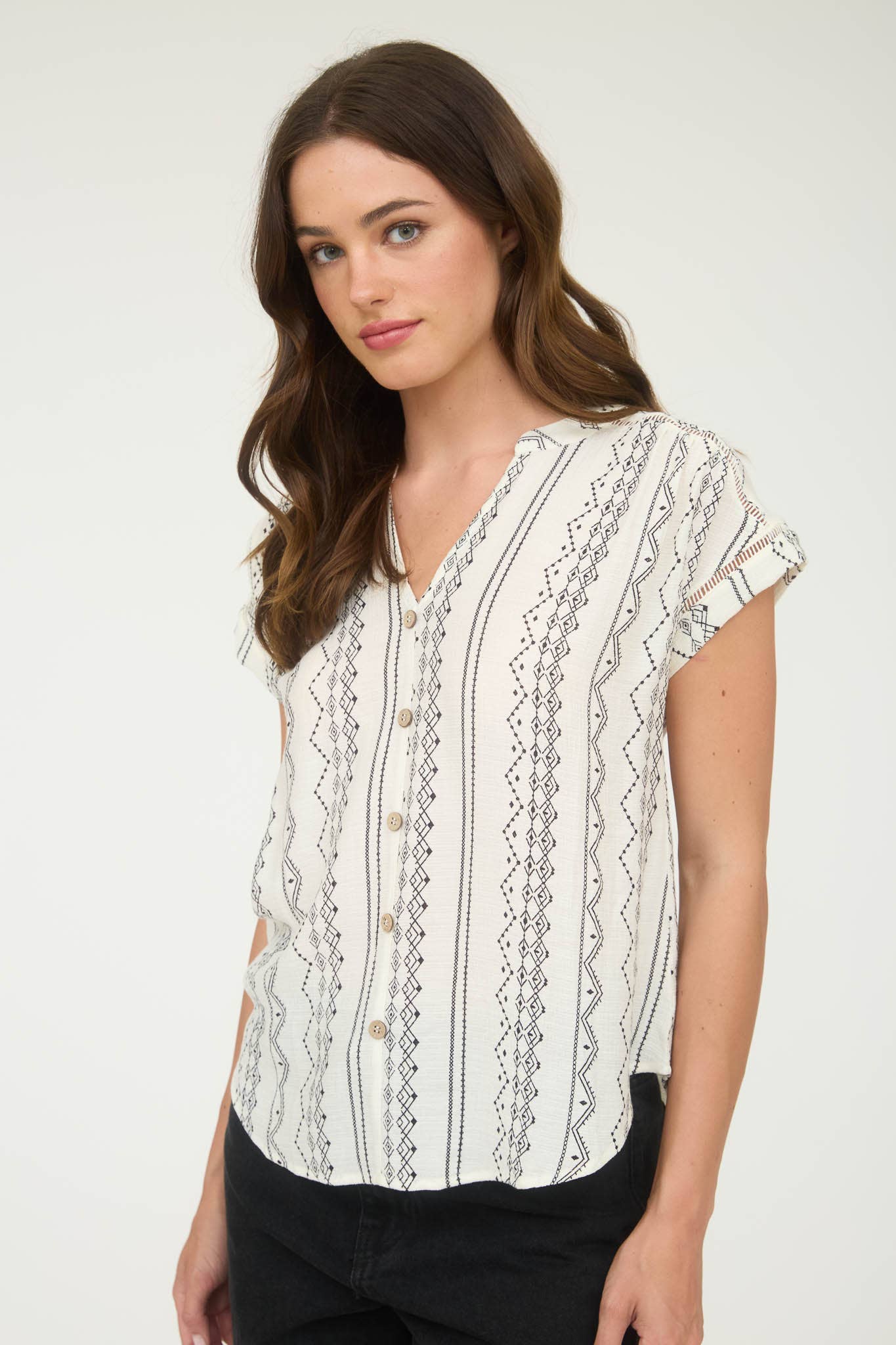 GEO PATTERN BUTTON DOWN SHORT SLEEVE SHIRT