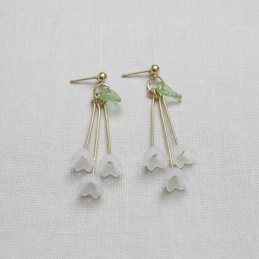 Daisy Petal Drop Earrings