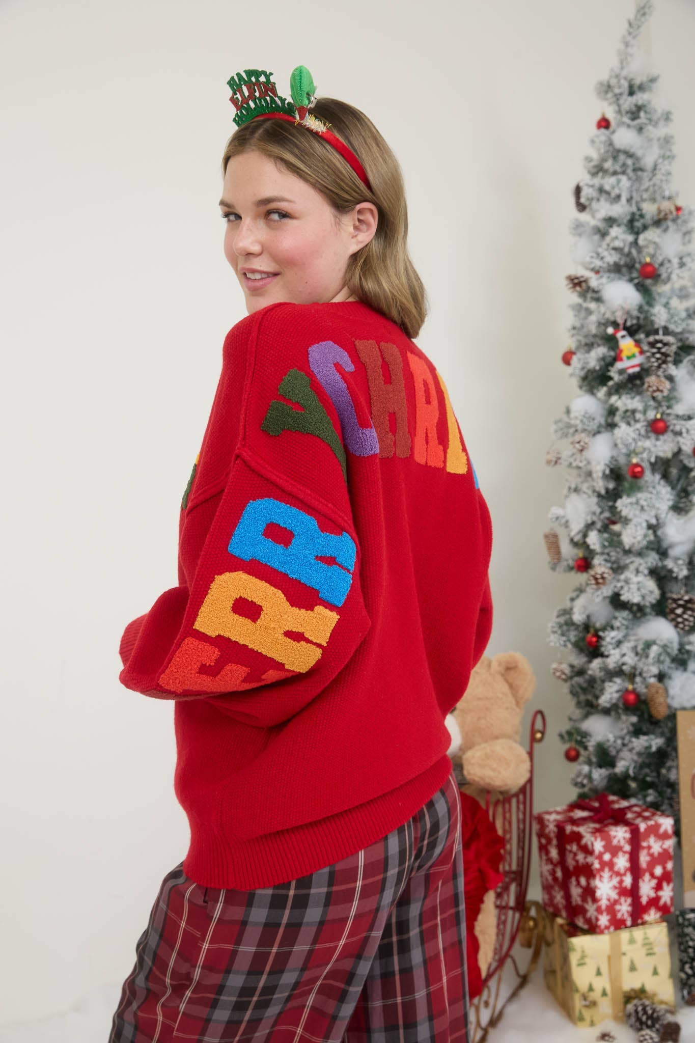 MERRY CHRISTMAS MULTICOLOR CREWNECK KNIT SWEATER