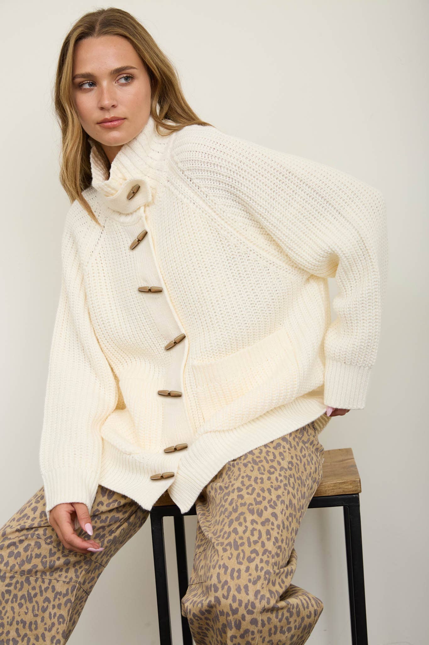 HIGH NECK TOGGLE RIB LONG LINE KNIT CARDIGAN