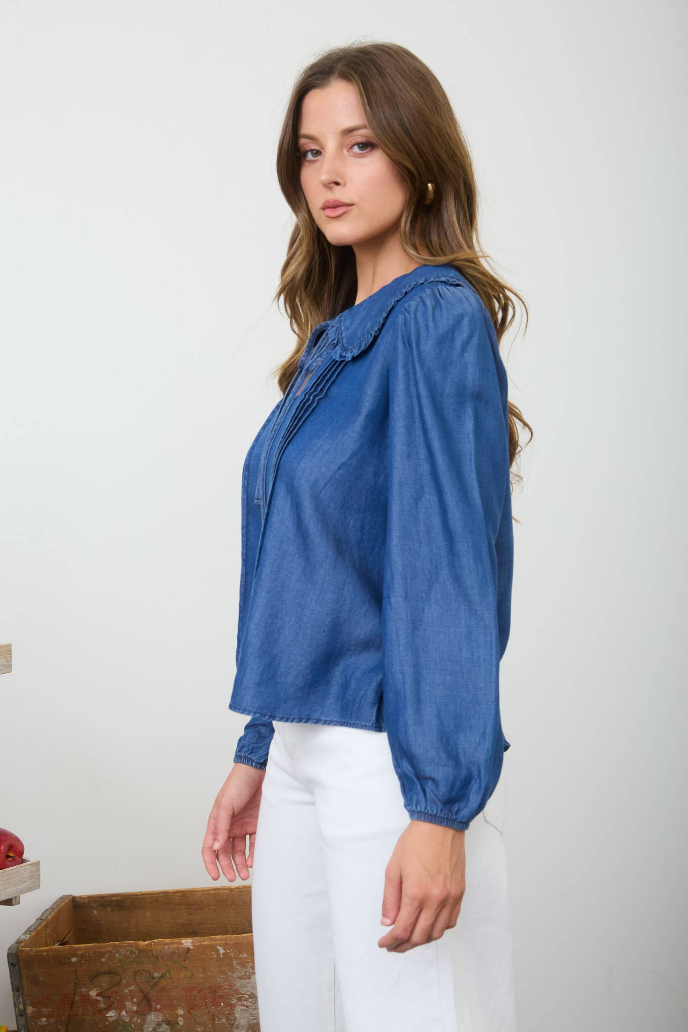 DENIM COLLARED PINTUCK DETAIL LONG SLEEVE TOP