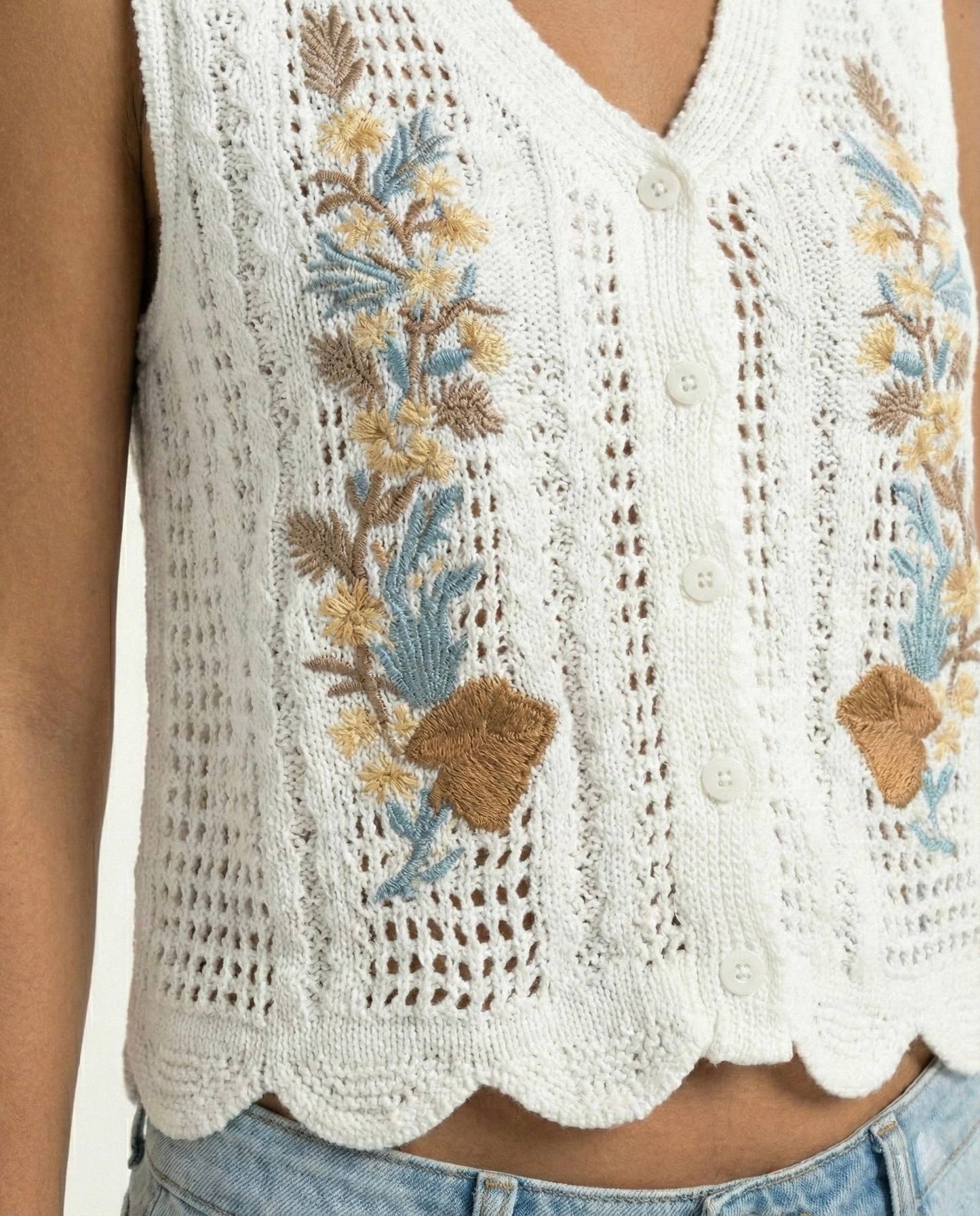 Women’s Floral Embroidered Crochet Knit Vest