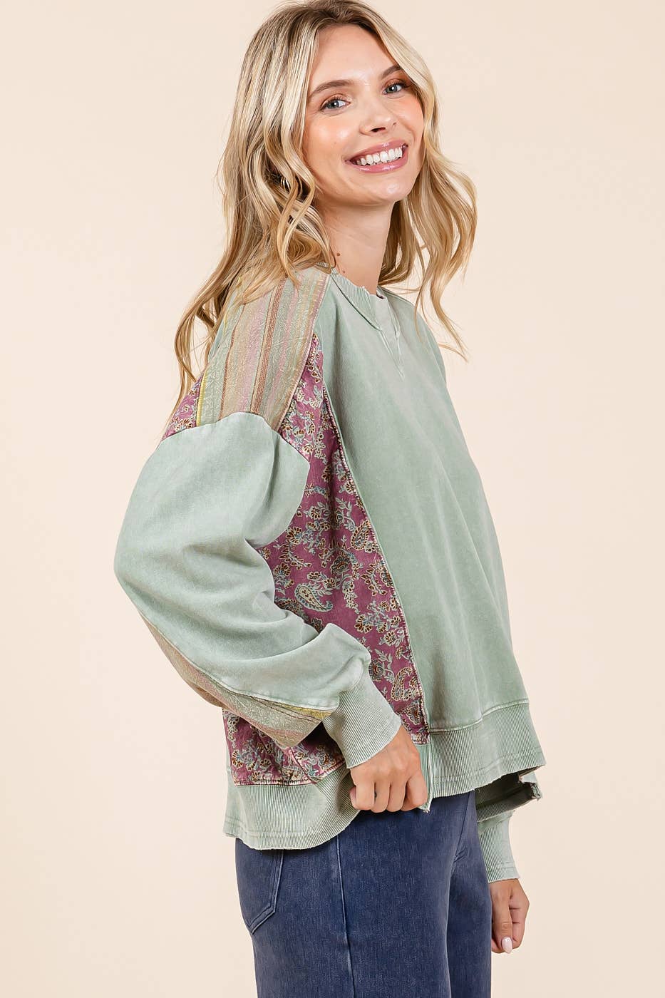 PATCHWORK PRINT MIX MINERAL WASH PULLOVER TOP