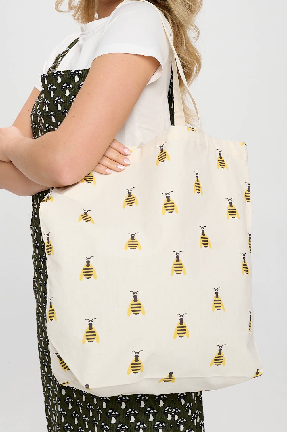 ALL OVER BEES PRINT TOTE BAGS