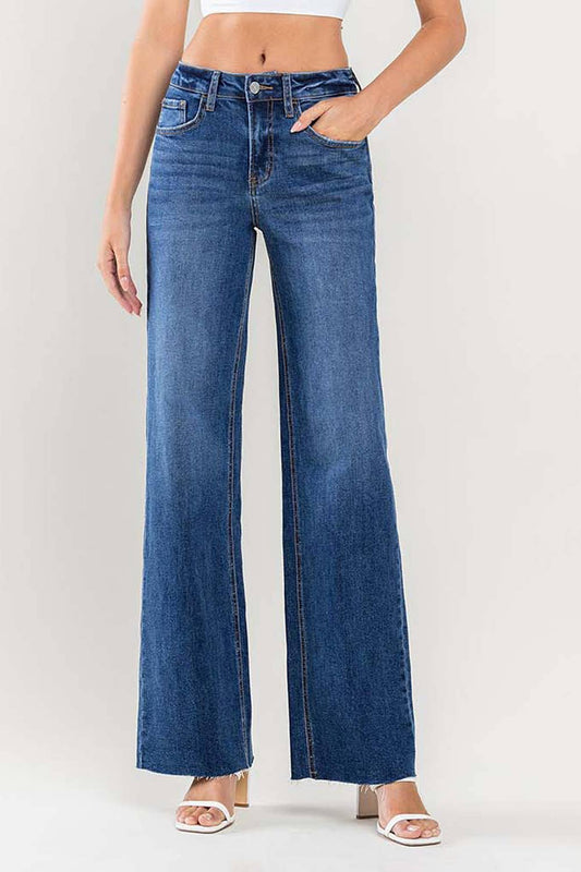 HIGH RISE CLEAN CUT RAW HEM LOOSE JEANS