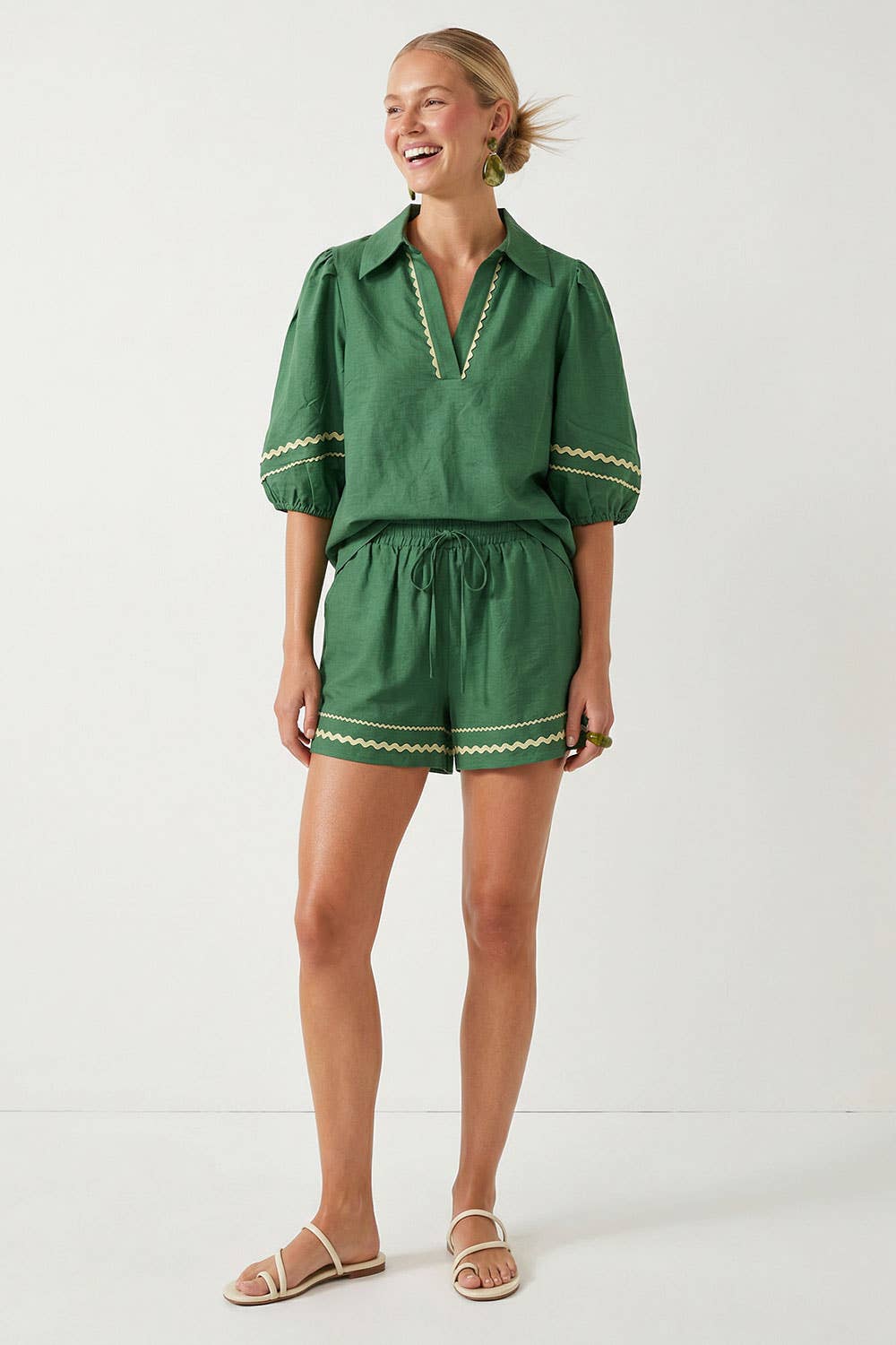 Contrast Trim Linen Shorts
