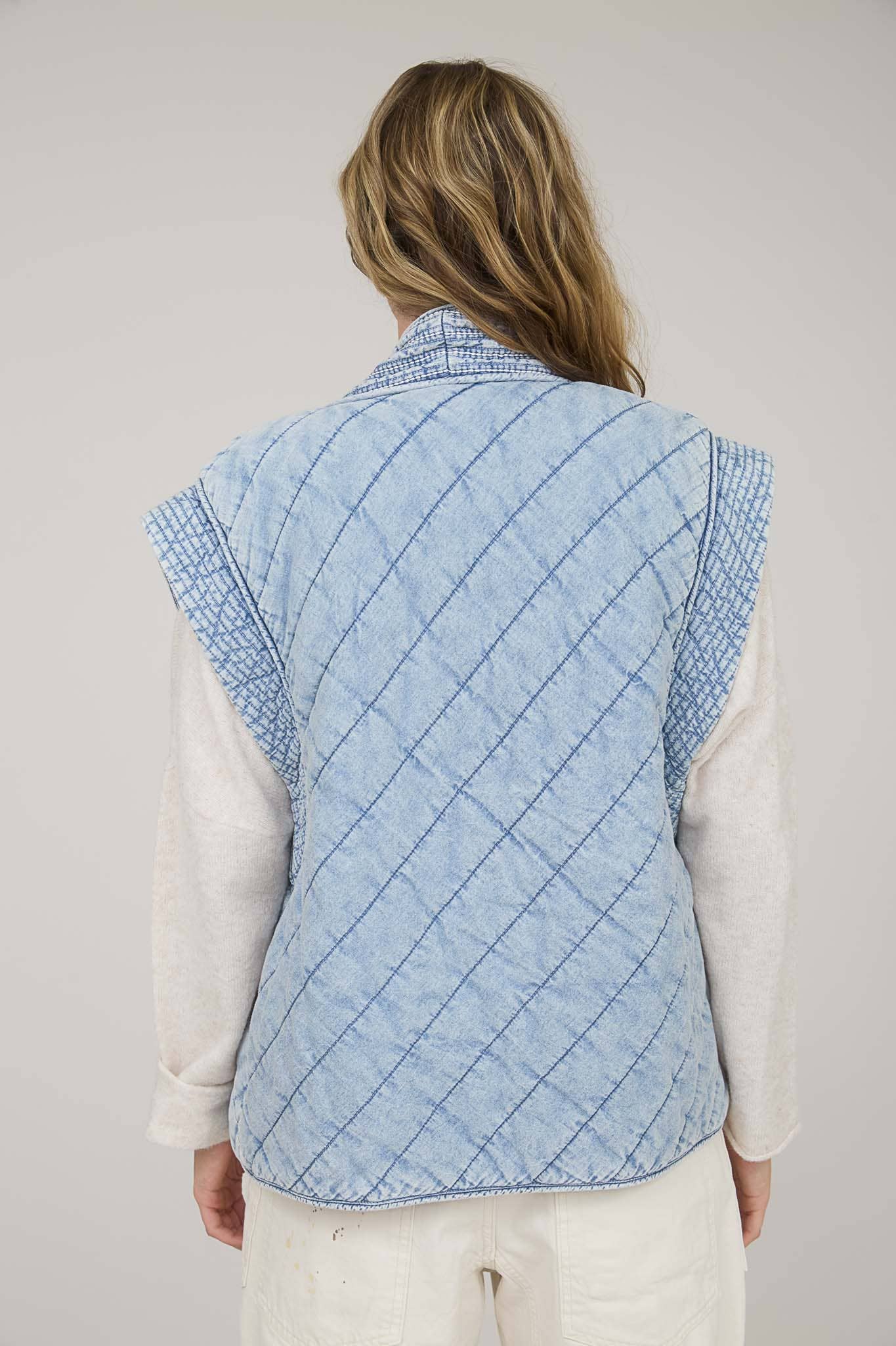 WASHED DENIM QUILTED SHAWL VEST