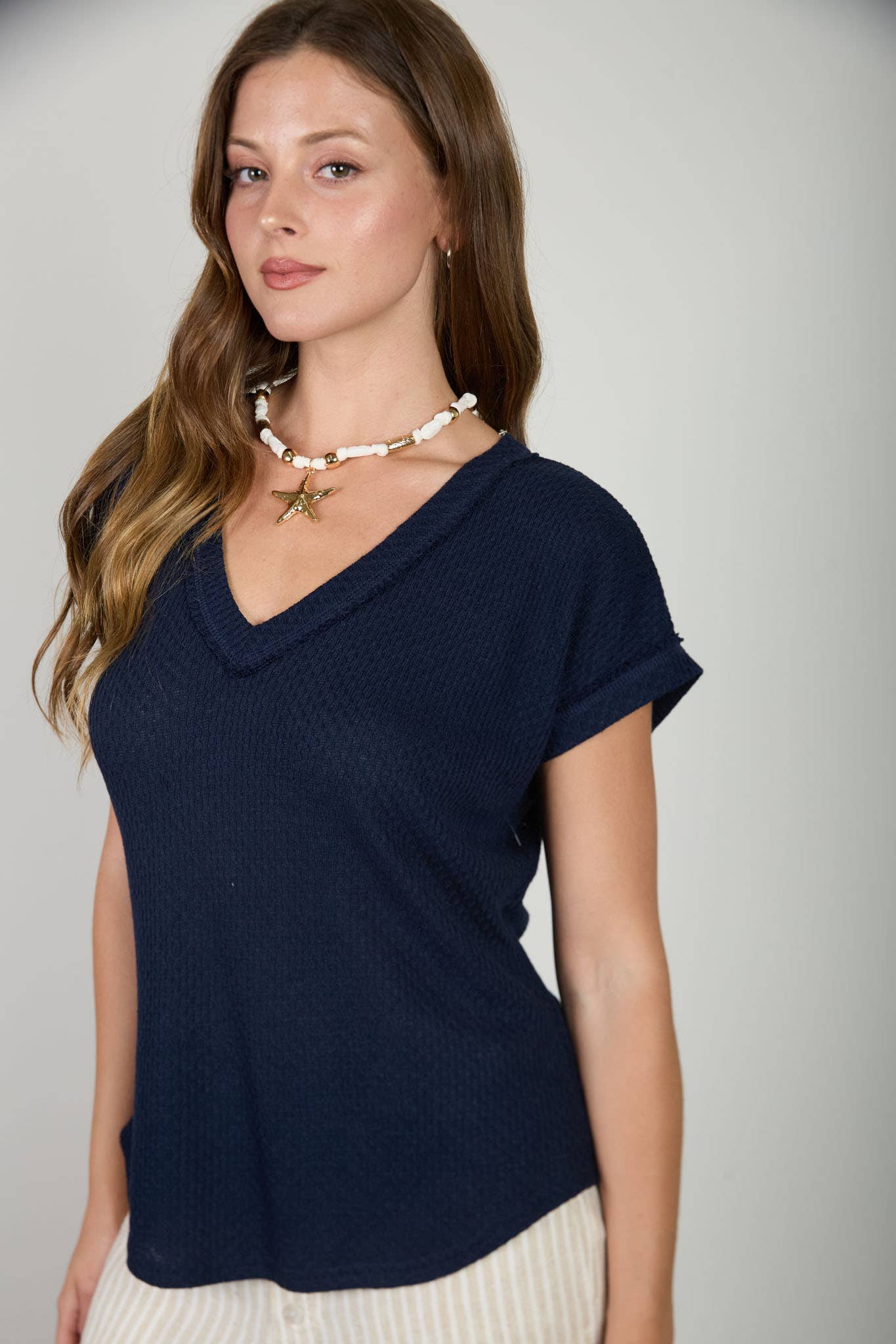 V NECK SHORT SLEEVE TEXTURED KNIT TOP