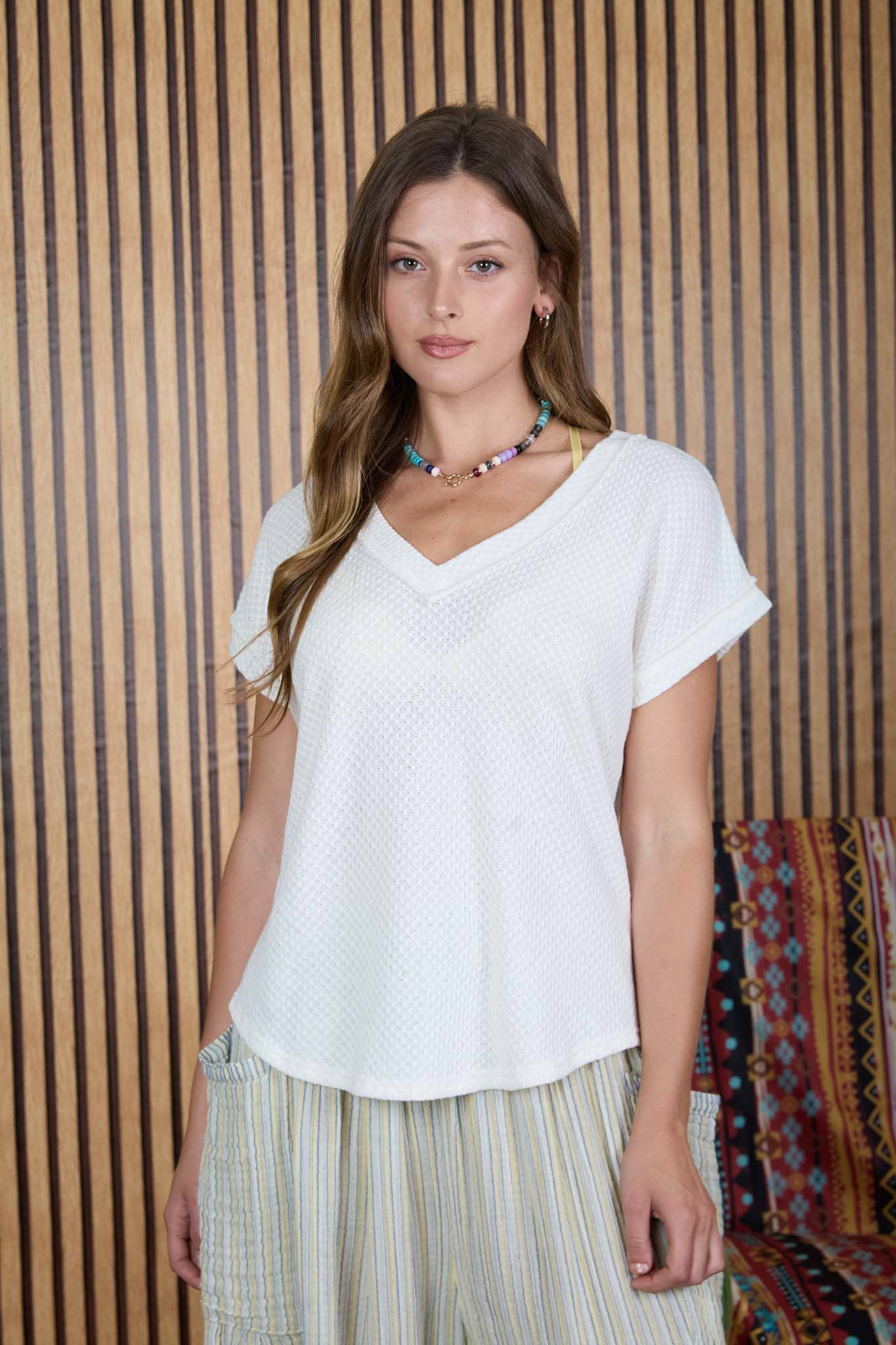 V NECK SHORT SLEEVE TEXTURED KNIT TOP