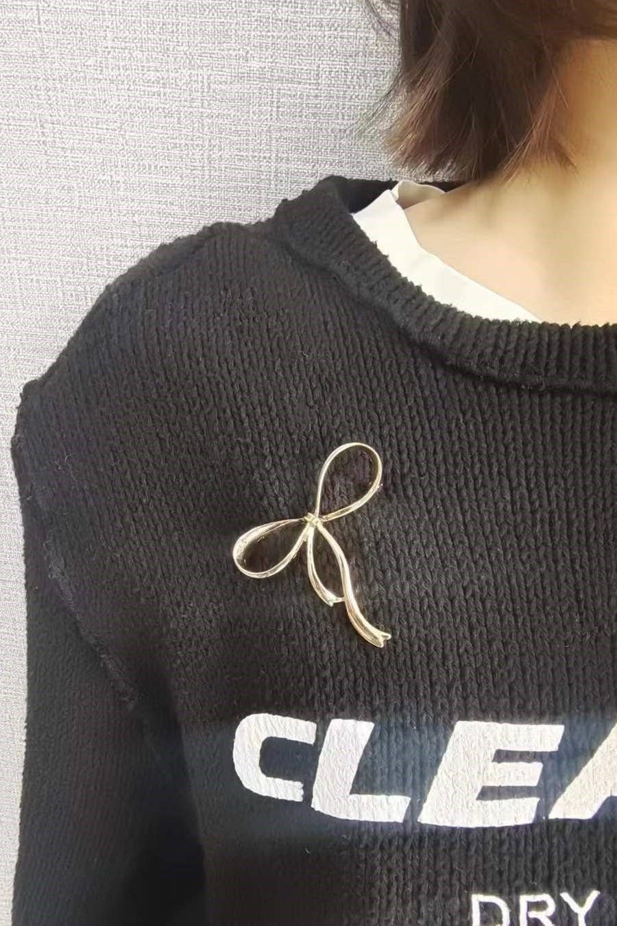 CLASSIC BOW RIBBON BROOCH PIN