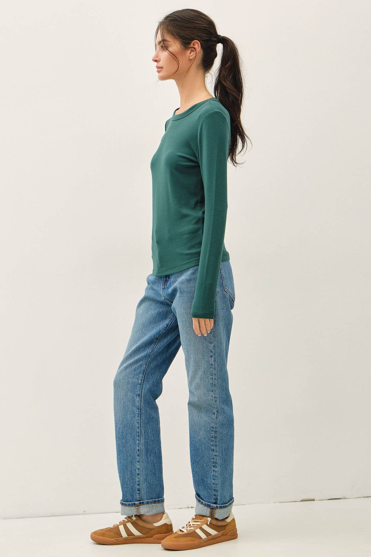CREW NECK LONG SLEEVE KNIT TOP