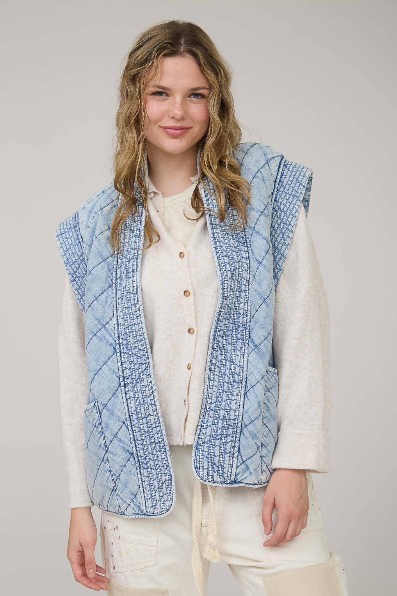WASHED DENIM QUILTED SHAWL VEST