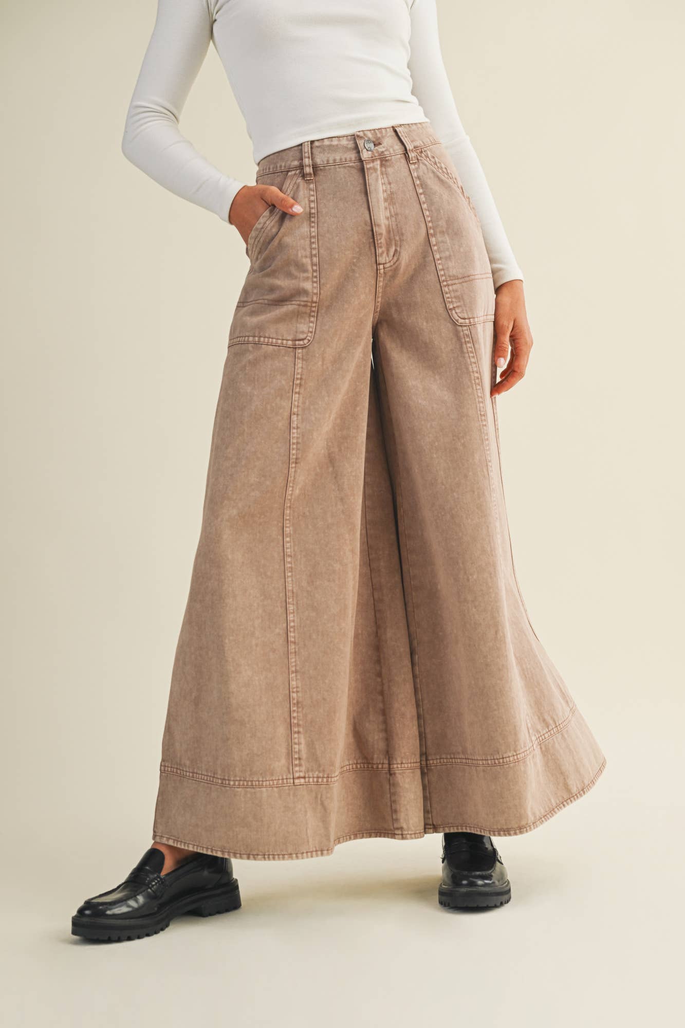 ULTRA WIDE LEG CARPENTER PANTS