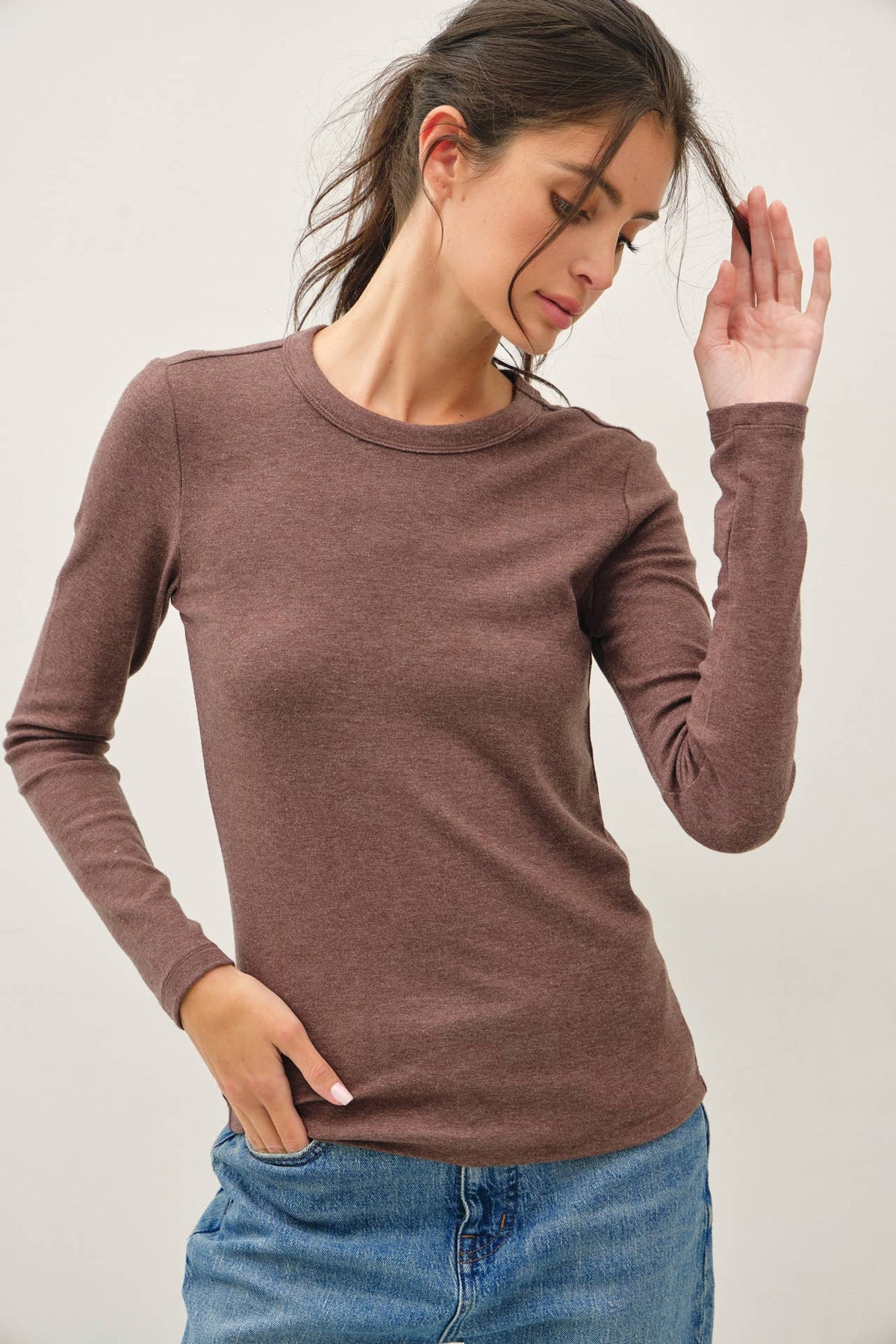 CREW NECK LONG SLEEVE KNIT TOP