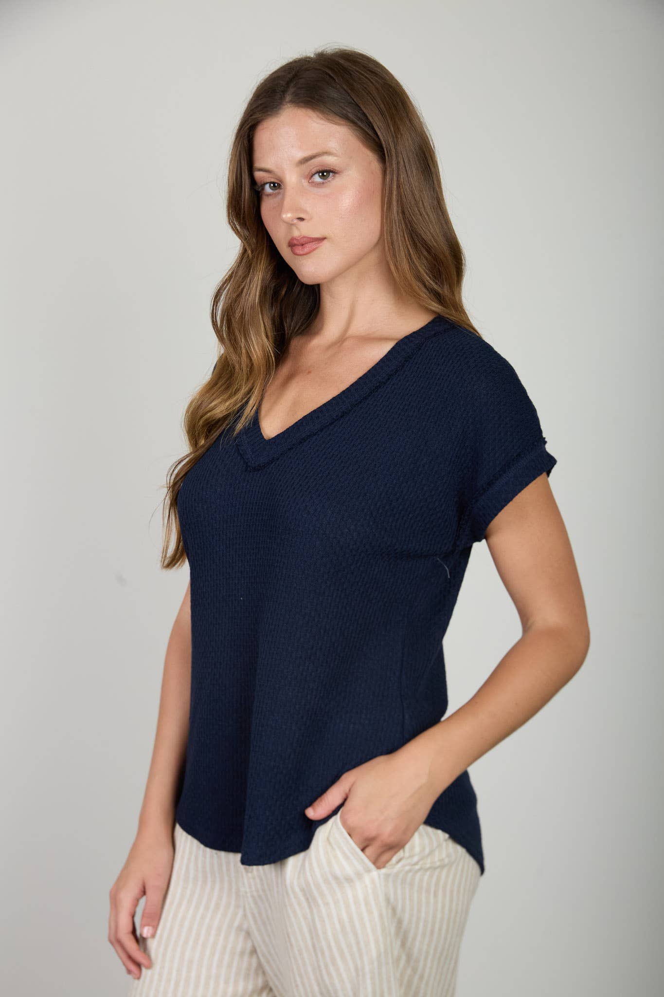V NECK SHORT SLEEVE TEXTURED KNIT TOP