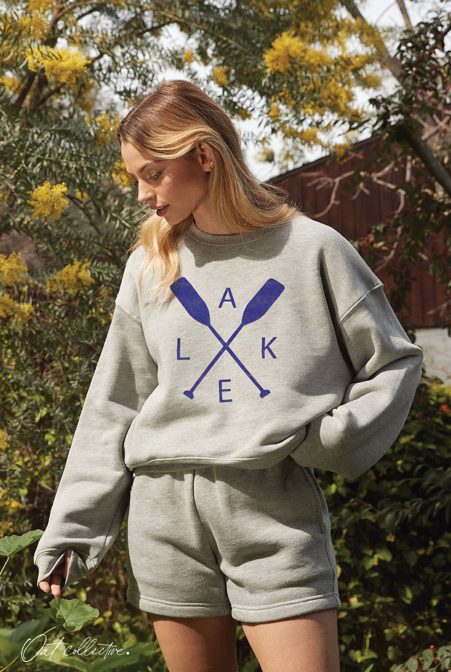 LAKE Mid Graphic Sweatshirt