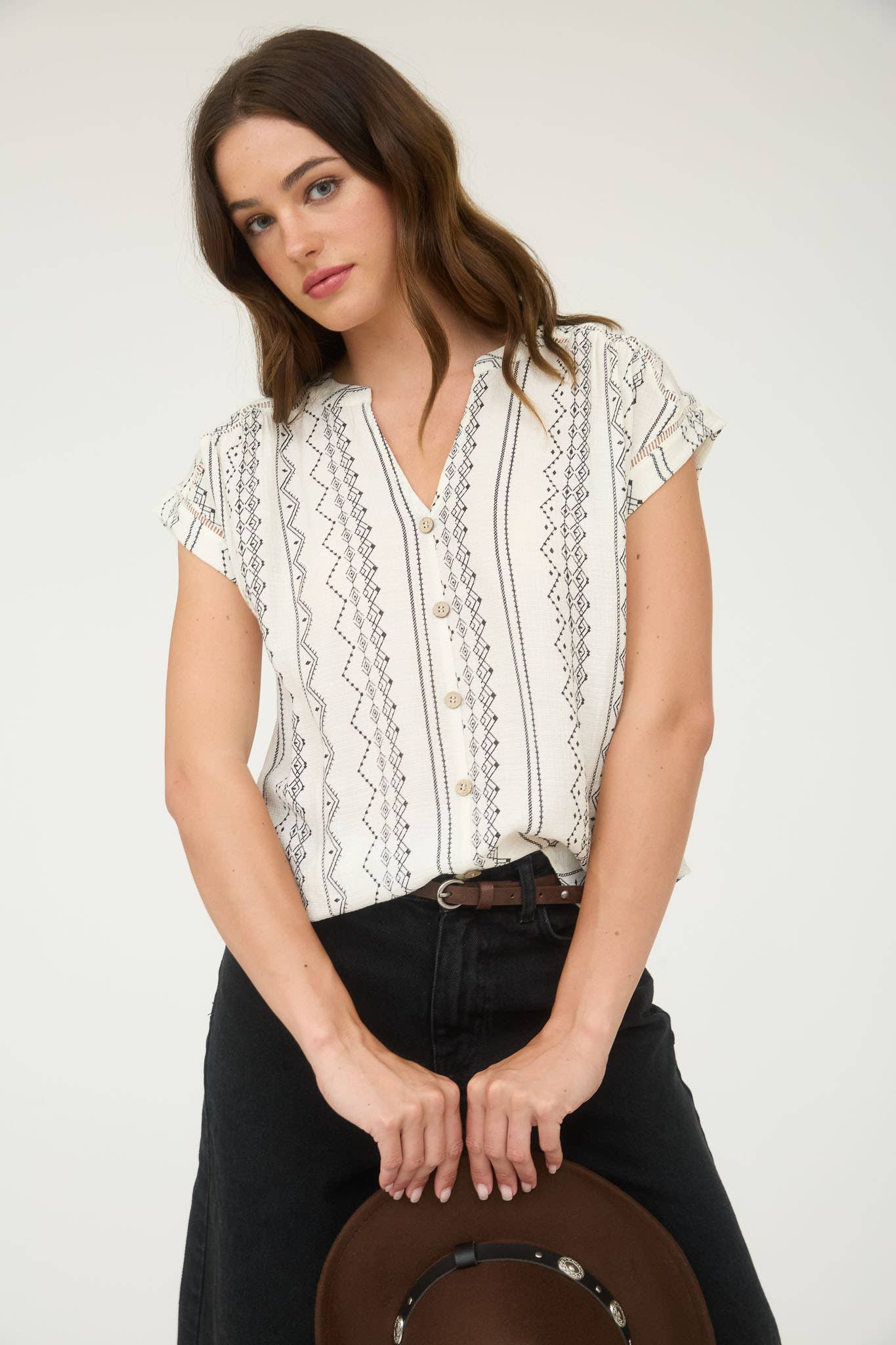 GEO PATTERN BUTTON DOWN SHORT SLEEVE SHIRT